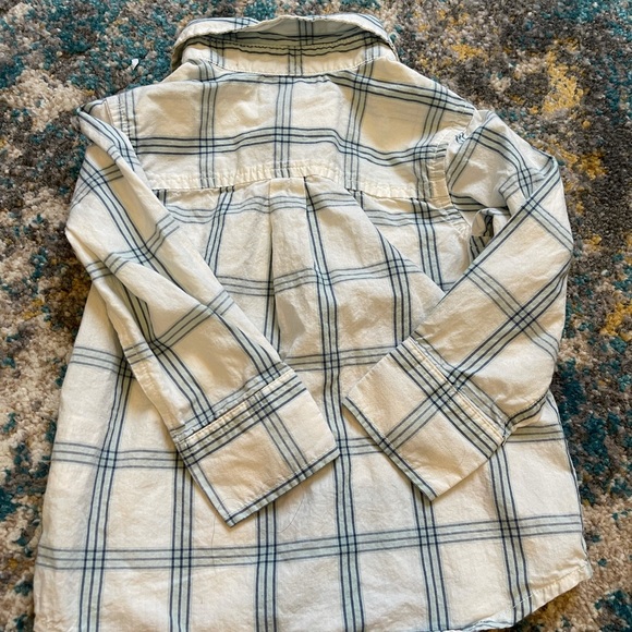 4 bottom down tops in a size 2T ( boy ) casual - Picture 8 of 10